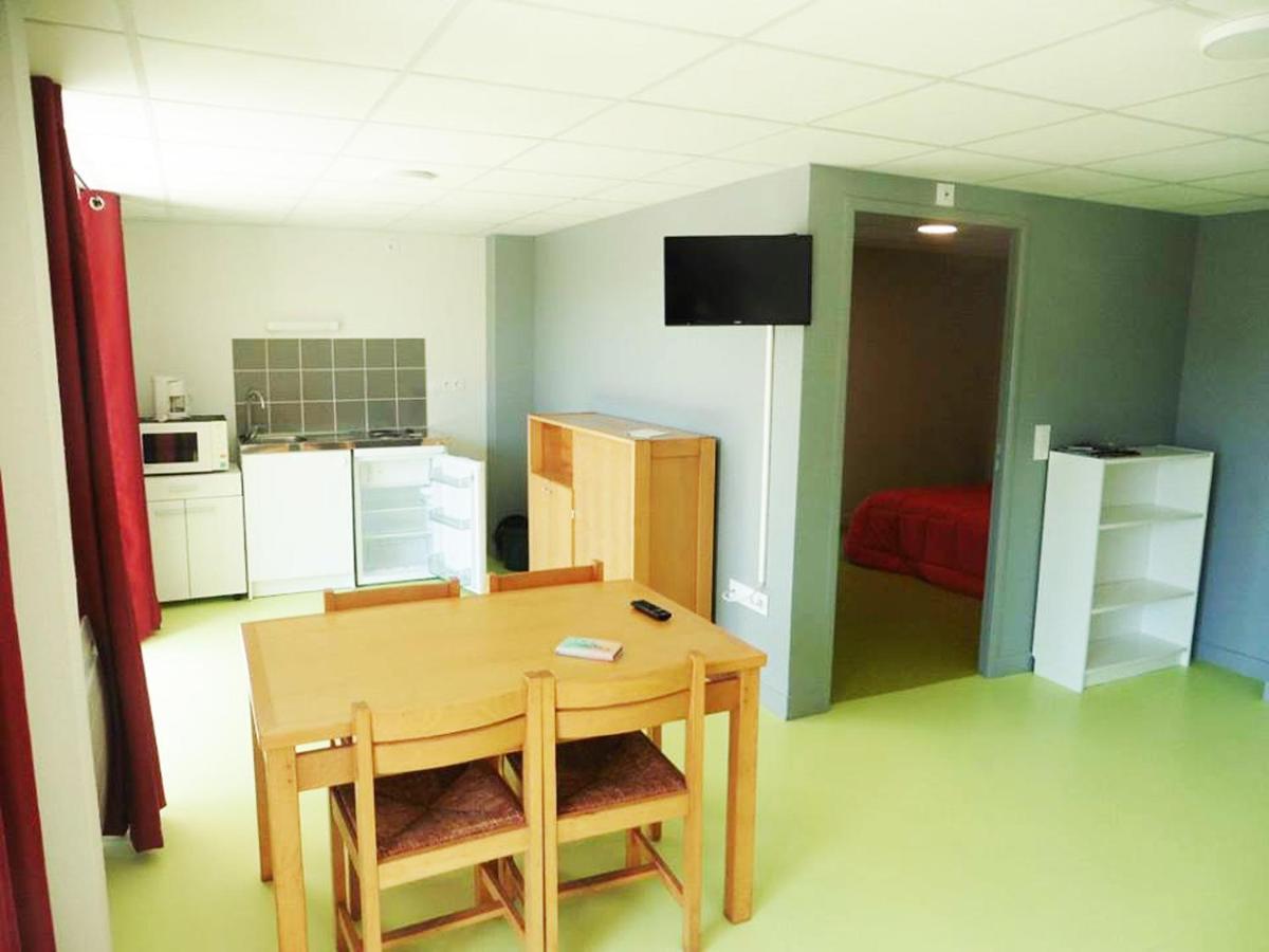 Gite Du Haut Cantal - Appartements Meubles Avec Kitchenette Et Chambres Sans Kitchenette Condat  외부 사진